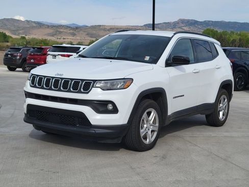 Used 2024 Jeep Compass Latitude AWD/4WD image 1