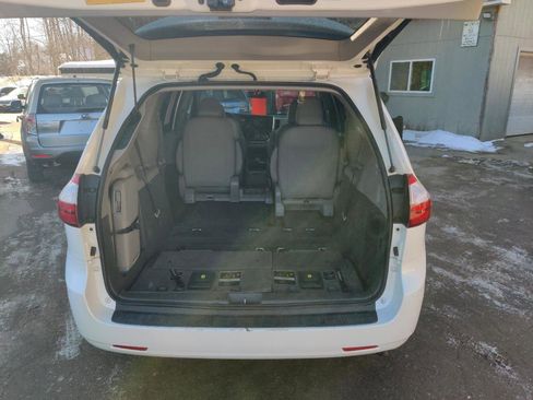 Used 2015 Toyota Sienna XLE image 15