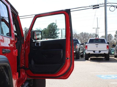 Used 2021 Jeep Wrangler Unlimited Rubicon image 33