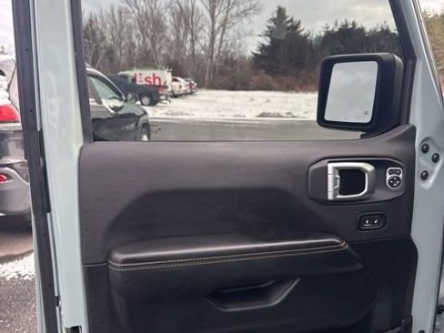 Used 2024 Jeep Wrangler Sahara w/ Technology Group image 14