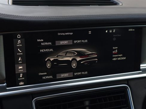 Used 2017 Porsche Panamera 4S w/ Premium Package Plus image 38