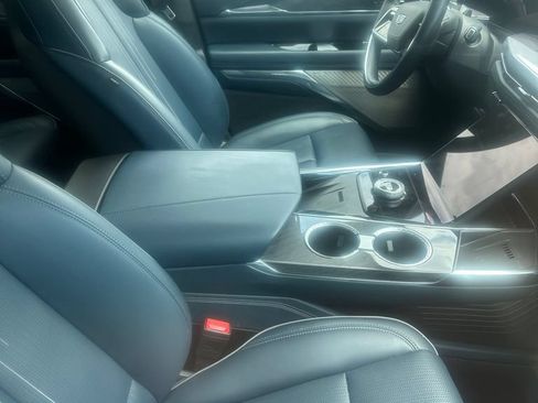 Used 2025 Cadillac Escalade IQ Luxury 2 w/ LPO, Premium Carpet Package AWD/4WD image 13