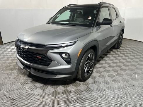 Used 2025 Chevrolet TrailBlazer RS w/ Convenience Package FWD image 4