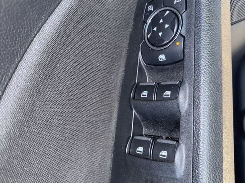 Used 2018 Ford Fusion SE w/ Fusion SE Technology Package image 12