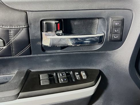 Certified 2018 Toyota Tundra Platinum AWD/4WD image 16