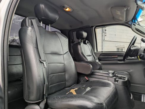 Used 2004 Ford F250 XLT image 11