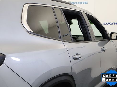 Used 2025 GMC Acadia Elevation image 6