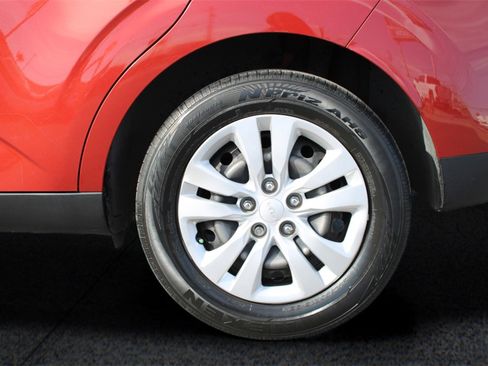 Used 2023 Kia Soul LX image 10