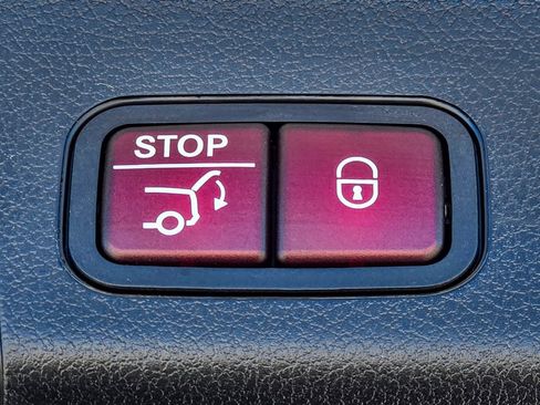 New 2026 Mercedes-Benz GLB 250 4MATIC image 35