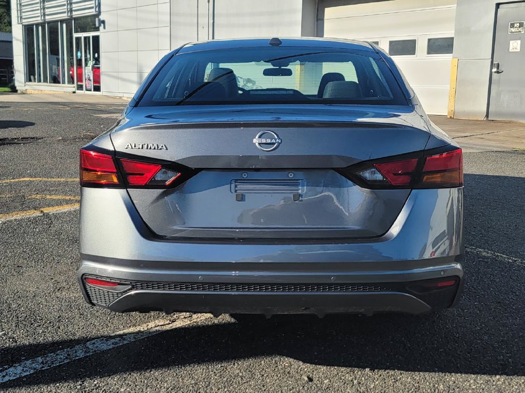 Used 2025 Nissan Altima 2.5 SV FWD image 7
