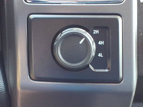 Used 2019 Ford F150 XLT w/ Equipment Group 302A Luxury AWD/4WD image 19