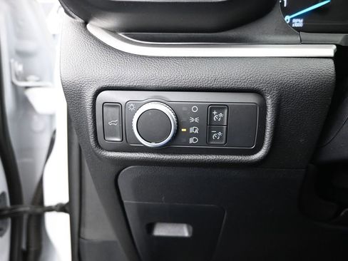 Used 2021 Ford Explorer XLT image 13