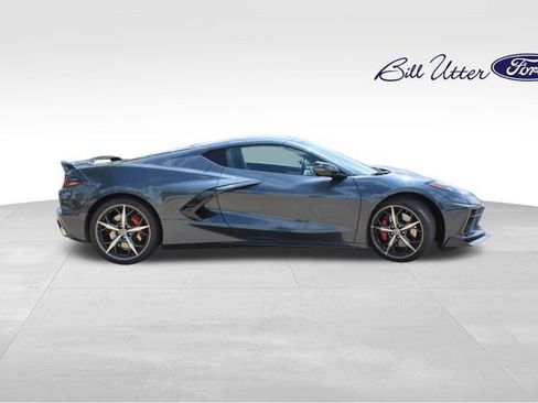 Used 2021 Chevrolet Corvette Stingray Premium Cpe w/ Z51 Performance Package image 4