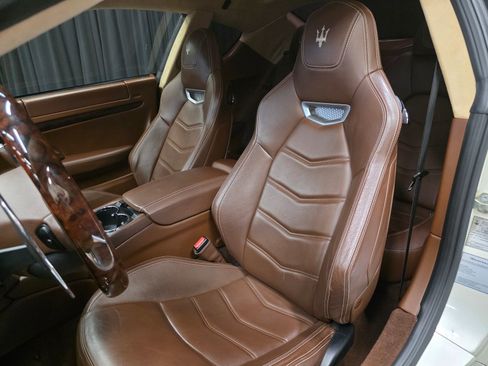 Used 2013 Maserati GranTurismo Sport image 18