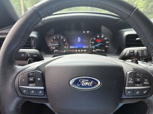 Used 2020 Ford Explorer XLT w/ Comfort Package RWD image 11