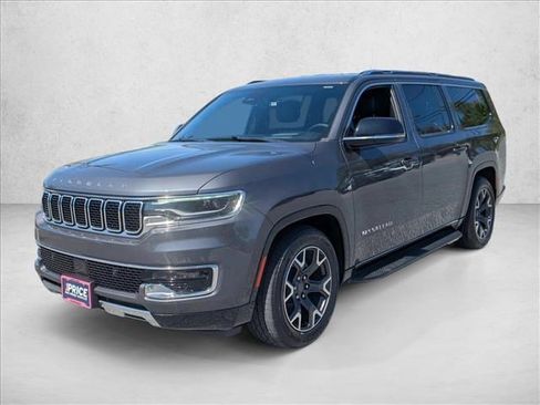 Used 2024 Jeep Wagoneer L Series III w/ Flexible Seating Group AWD/4WD image 1