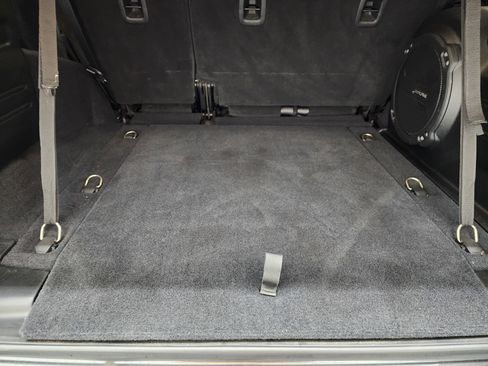 Used 2018 Jeep Wrangler Unlimited Sahara image 25