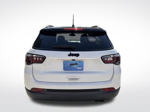 Used 2020 Jeep Compass Latitude FWD image 7