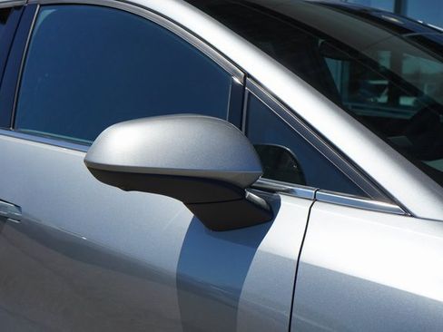 New 2026 Chevrolet Equinox EV LT image 10