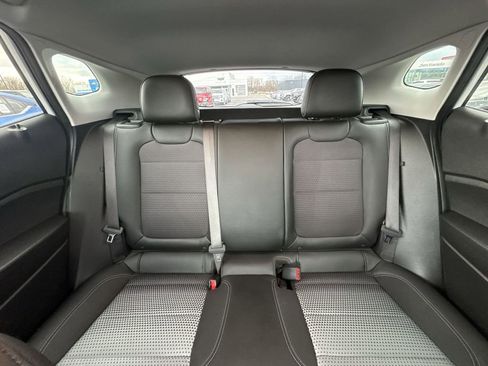 Used 2025 Chevrolet Trax LT w/ LT Convenience Package image 22