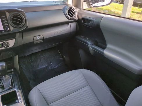Used 2020 Toyota Tacoma SR w/ SR Convenience Package RWD image 17