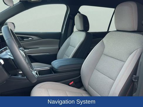 Certified 2025 Chevrolet Traverse LT w/ Driver Confidence Package image 16