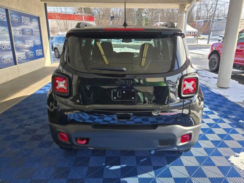 Used 2023 Jeep Renegade Trailhawk image 5