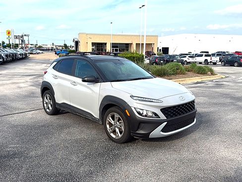 Used 2023 Hyundai Kona SEL FWD image 3
