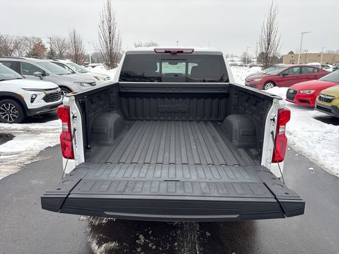 Used 2024 Chevrolet Silverado 1500 High Country w/ Technology Package image 8