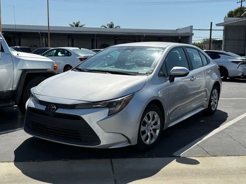 Used 2023 Toyota Corolla LE FWD image 3