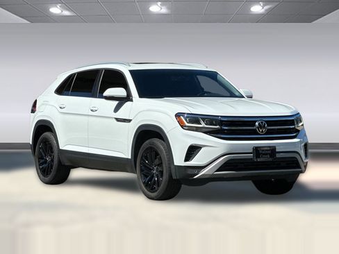 Used 2022 Volkswagen Atlas Cross Sport SE w/ Panoramic Sunroof Package FWD image 6