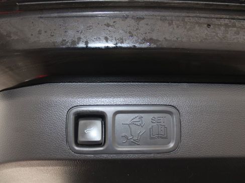 Used 2023 Ford Expedition Max Limited image 32