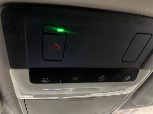 Used 2024 Mitsubishi Outlander SE image 48