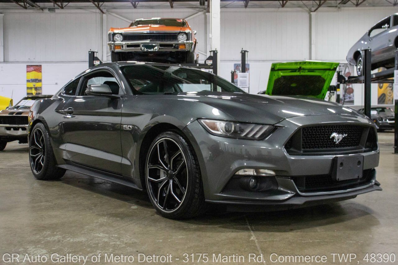 Used 2017 Ford Mustang GT Premium RWD image 10