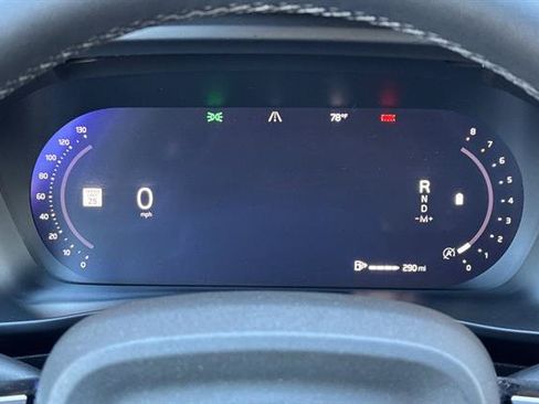 Certified 2024 Volvo XC40 B5 Plus w/ Protection Package Premier AWD/4WD image 29