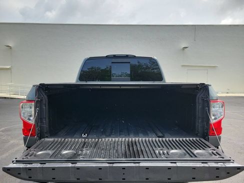 Used 2017 Nissan Titan PRO-4X w/ Pro-4x Convenience Package AWD/4WD image 15