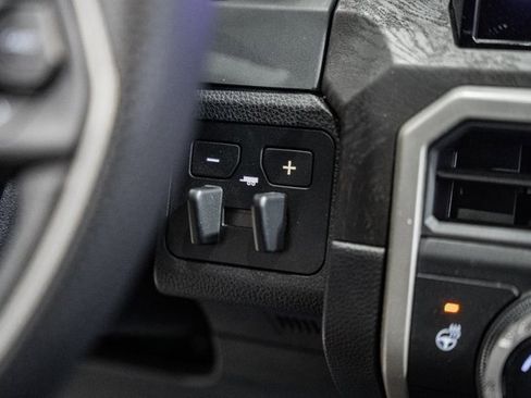 Used 2024 Toyota Tacoma Limited w/ Limited Package (LT) image 25