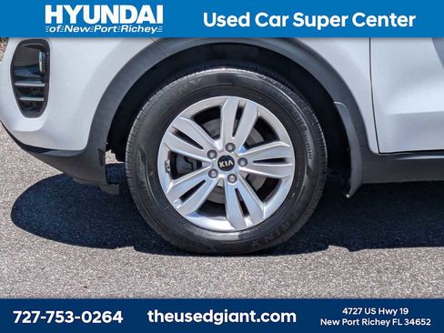 Used 2017 Kia Sportage LX w/ LX Popular Package AWD/4WD image 10