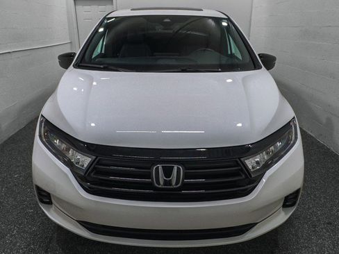 Used 2024 Honda Odyssey Sport image 3