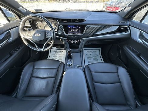 Used 2024 Cadillac XT6 Premium Luxury image 13