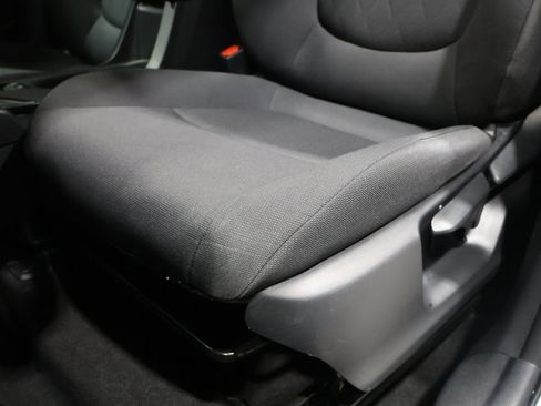 Used 2023 Toyota Corolla Cross LE w/ Moonroof Package image 13