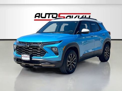 Used 2025 Chevrolet TrailBlazer ACTIV w/ Convenience Package AWD/4WD image 3