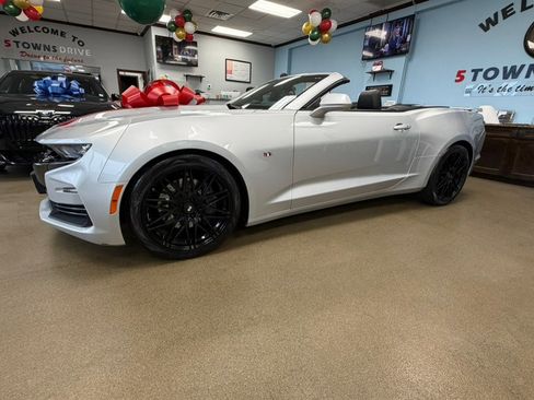 Used 2019 Chevrolet Camaro SS image 8