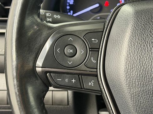 Certified 2021 Toyota Camry SE w/ Convenience Package image 25