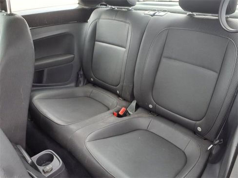 Used 2014 Volkswagen Beetle 2.5 image 12