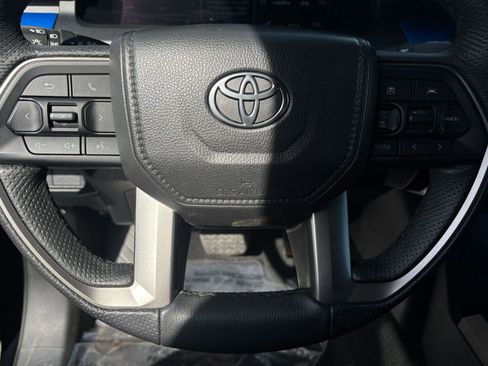 Used 2025 Toyota Tacoma TRD Off-Road image 33