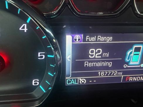 Used 2015 Chevrolet Suburban LT RWD image 5