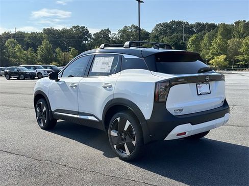 New 2026 Nissan Kicks SR image 6