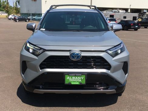 Used 2022 Toyota RAV4 SE w/ Convenience Package AWD/4WD image 11