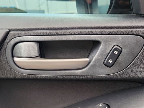 Used 2010 MAZDA MAZDA3 i Touring FWD image 16